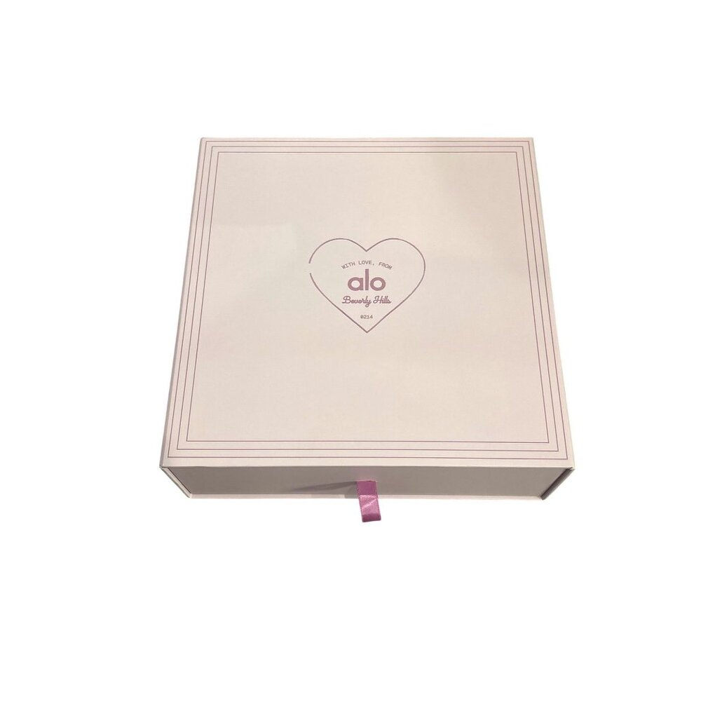 Sincerely, ALO Valentines Influencer PR Set - Picture 2 of 8